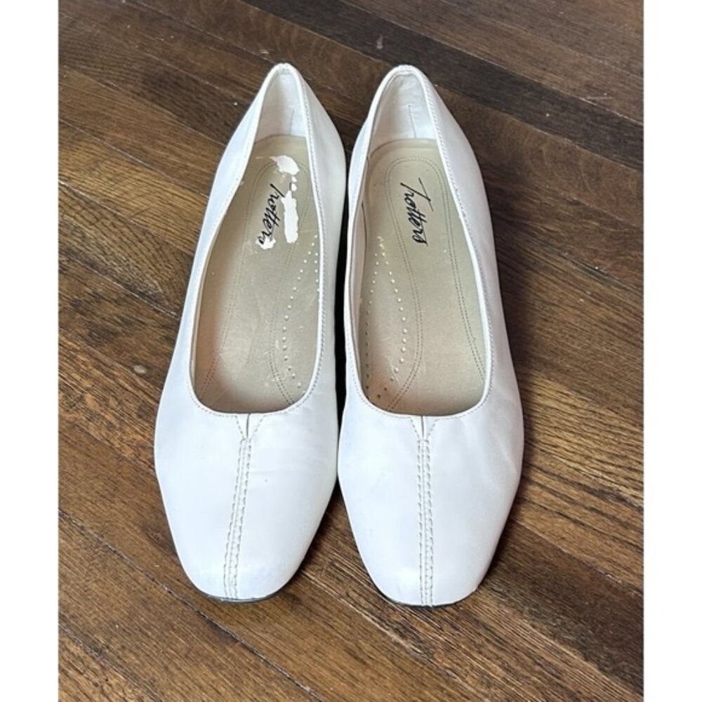 Trotters Doris White Low Pumps Size 8 Ma Couple Flaws See Photos Timeless Chic